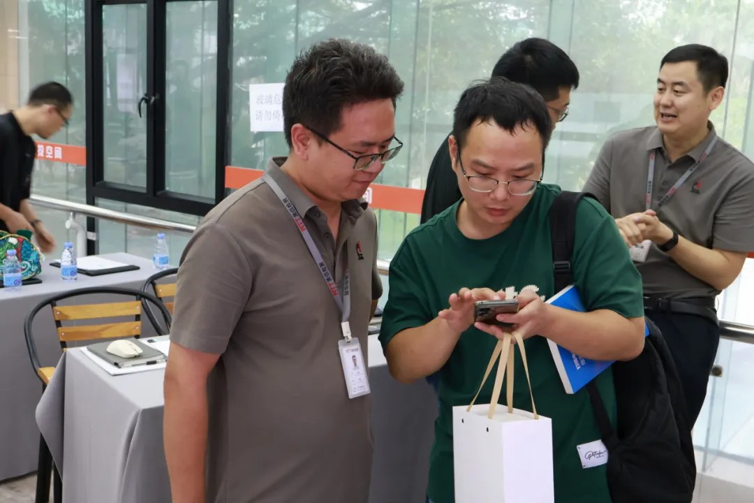 /ueditor/image/20251201/1764561692408125/266b7b9af0cdcb7b51debd7bc9176bc2.jpg 2024伟德体育世界杯深圳“芯聚智汇”技术沙龙